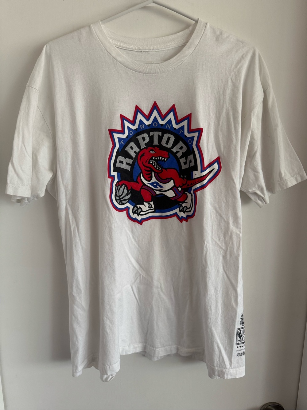 Mitchell & Ness White Tee with Toronto Raptors Hardwood Classics Print